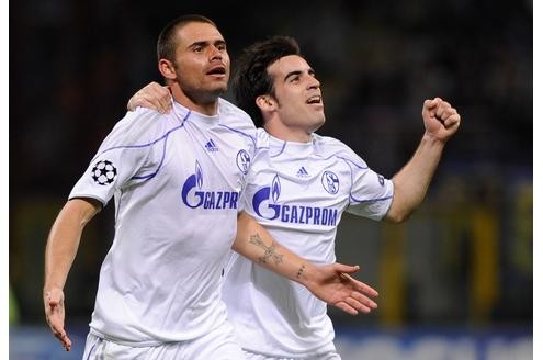 Schalke gewann 5:2 in Mailand und steht so gut wie sicher im Halbfinale der Champions League.