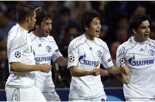 Schalke gewann 5:2 in Mailand und steht so gut wie sicher im Halbfinale der Champions League.