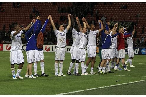 Schalke gewann 5:2 in Mailand und steht so gut wie sicher im Halbfinale der Champions League.