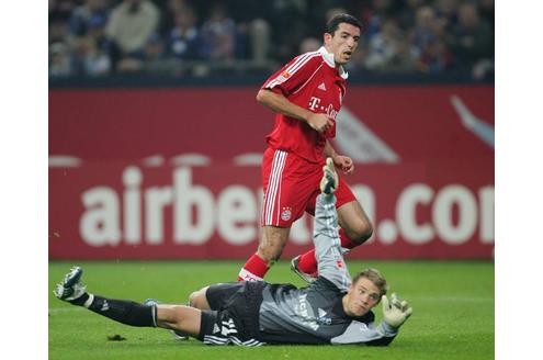 Manuel Neuer ist auf Grund seiner natürlichen Art der Schalker Fan-Liebling. Durch seine konstant starken Leistungen begehrt ihn aber auch die Konkurrenz.