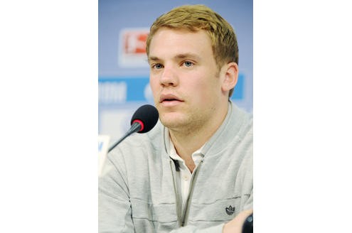 Manuel Neuer ist auf Grund seiner natürlichen Art der Schalker Fan-Liebling. Durch seine konstant starken Leistungen begehrt ihn aber auch die Konkurrenz.