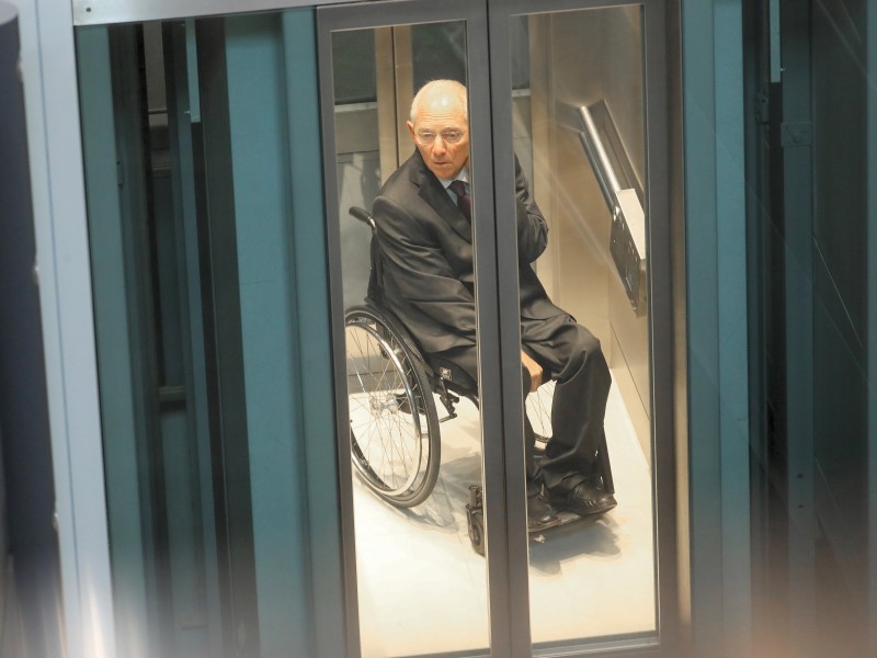 Wolfgang Schäuble (CDU) vor seiner Wahl zum Bundestagspräsidenten. Der scheidende Bundesfinanzminister wurde wenig später in das zweithöchste Amt im Staat nach dem Bundespräsidenten gewählt.