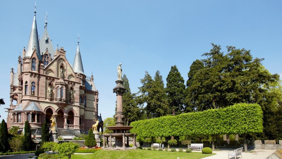 Schloss Drachenburg hat sich in fast 130 Jahren immer wieder gewandelt. Seit 1989 befindet es sich im Besitz der NRW-Stiftung.