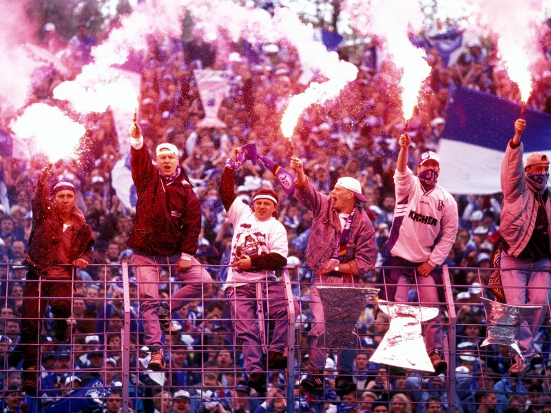 Die königsblauen Fans vermissten im Hinspiel weiterhin das geniale Sturmduo.
Max wurde immerhin für das Rückspiel in Mailand wieder fit.