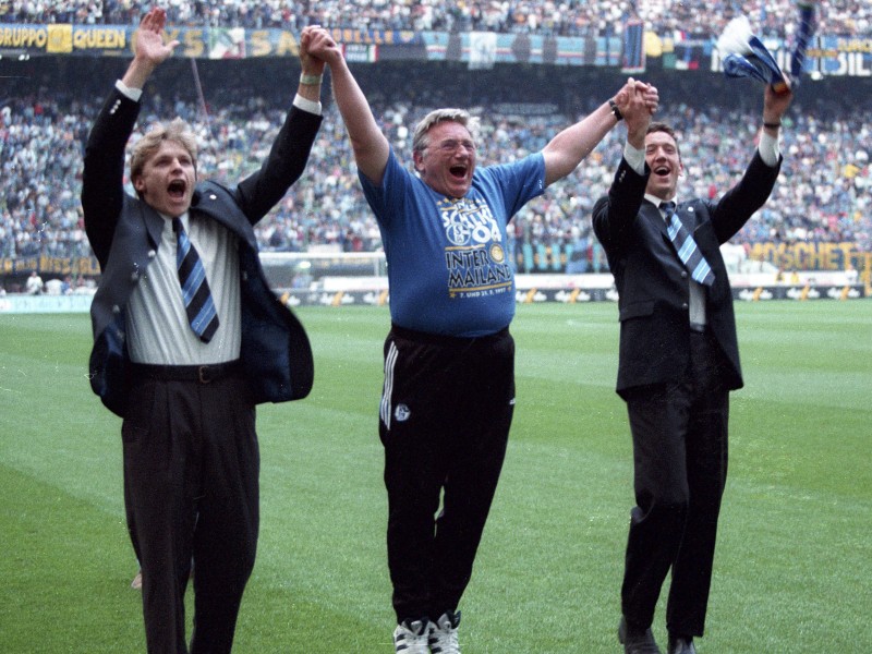 ...am 21.Mai 1997 im Guiseppe-Meazza-Stadion. Schon vorher war die Stimmung grandios. Youri Mulder heizte den Fans mit Charly Neumann und Marco van Hoogdalem ein.