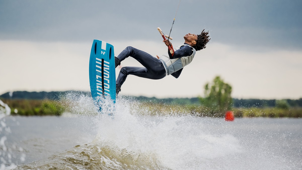 Das Gefühl, auf dem Wasser zu stehen und den Sog unter dem Board zu spüren, ist unvergleichlich“, beschreibt das WestLotto-Toptalent seinen Sport.