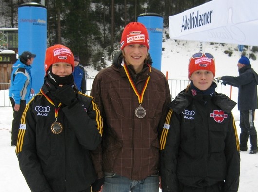 Die beiden Hammerschmidts mit Steffen Bartscher vom Skiklub Winterberg.