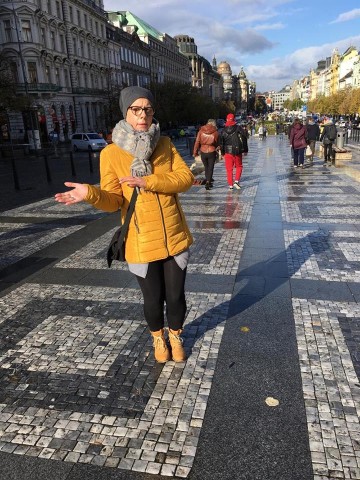 Jacqueline Lietz in Prag. Hier kaufte sie die MSV-Matroschka.