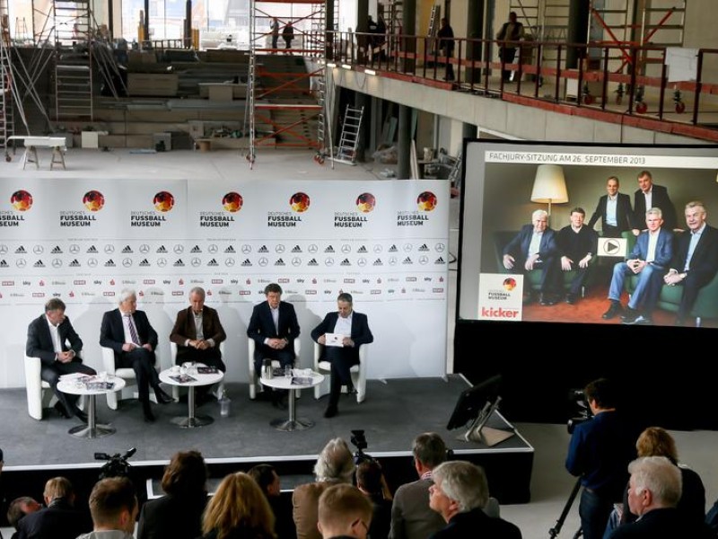 Diese fünf Teams werden in der Dauerausstellung im Deutschen Fußballmuseum zu sehen sein.