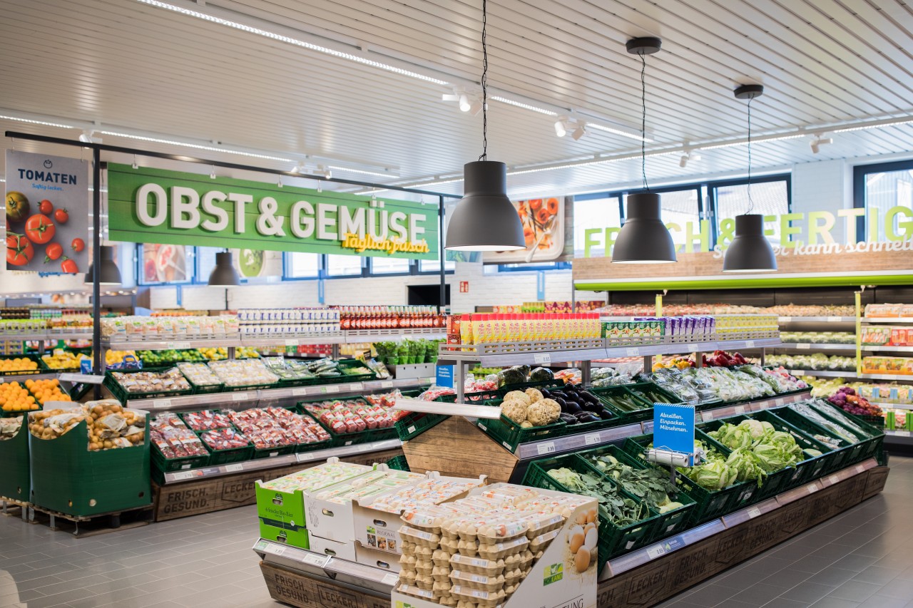 Aldi hat auf die Änderungen der Konkurrenz reagiert und ebenfalls Obst und Gemüse nach vorne umsortiert (Symbolbild).