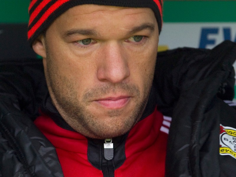 ... und Ballack selbst, inzwischen fast 36 Jahre alt, erlebt sein Karriereende in der Bundesliga überwiegend auf der Ersatzbank.