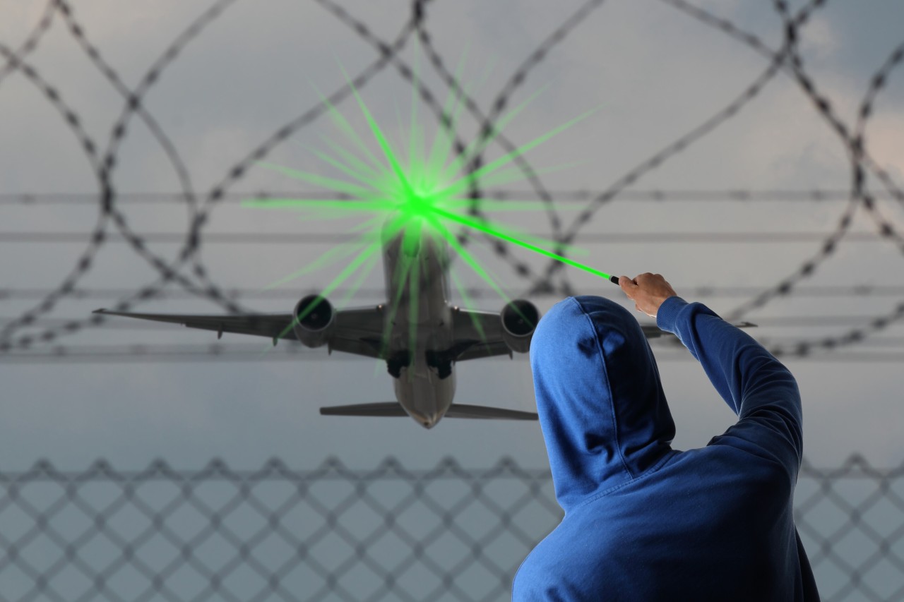 In Dortmund wurde ein Pilot von einem Laserpointer geblendet. Es hätte noch schlimmer ausgehen können. (Symbolbild)