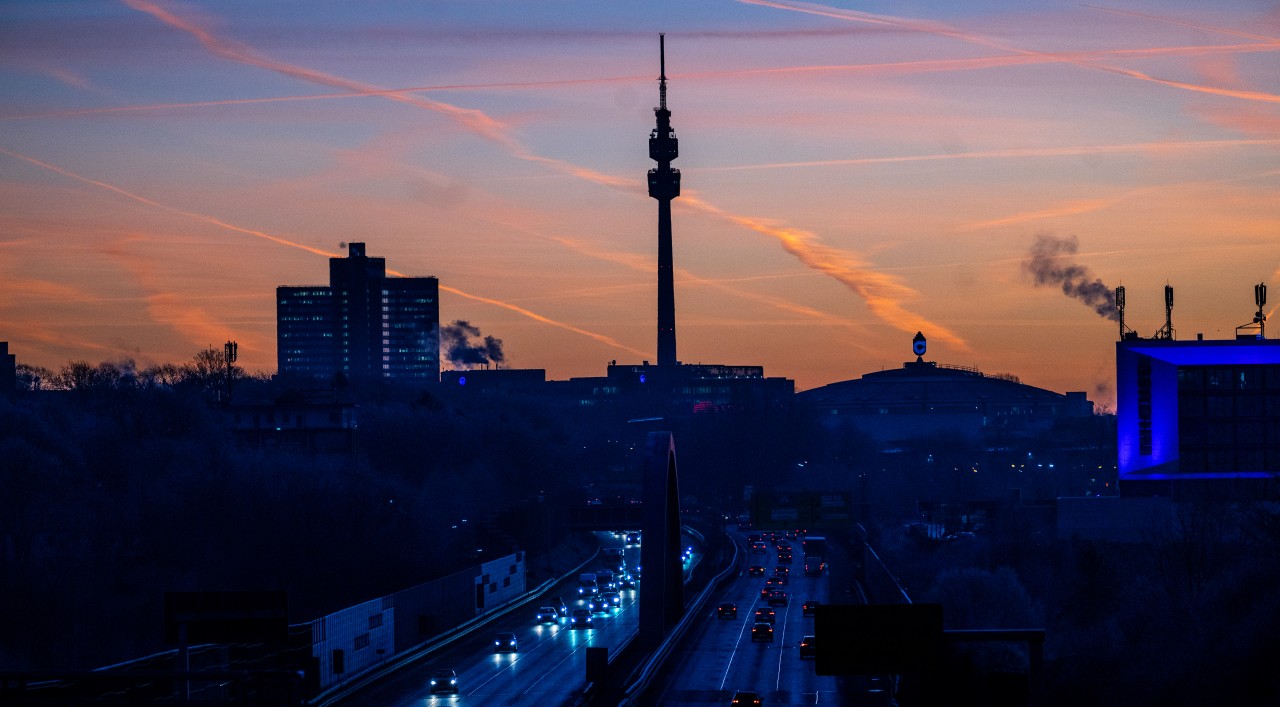 In Dortmund wird es auf der B1 eng. (Symbolbild)