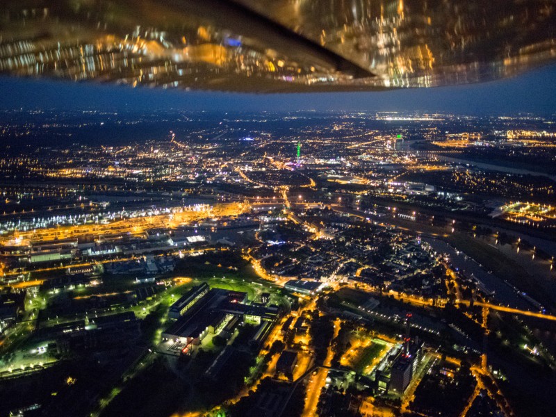 Duisburg bei Nacht.