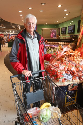 Günter Karen-Jungen erkennt bei der "B-Ware" kaum einen Unterschied.