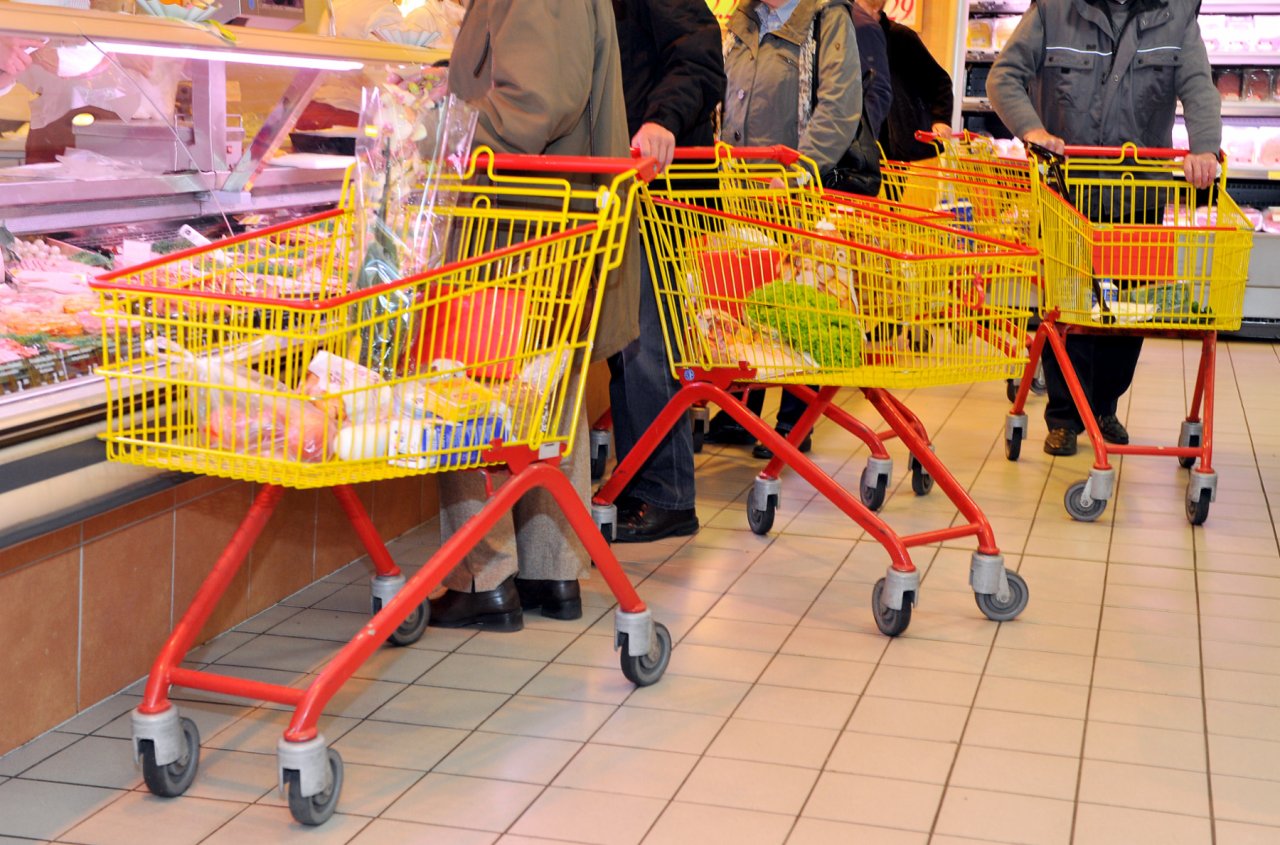 Elegantes Supermarkt Einkaufswagen Wegfahrsperre Fotos