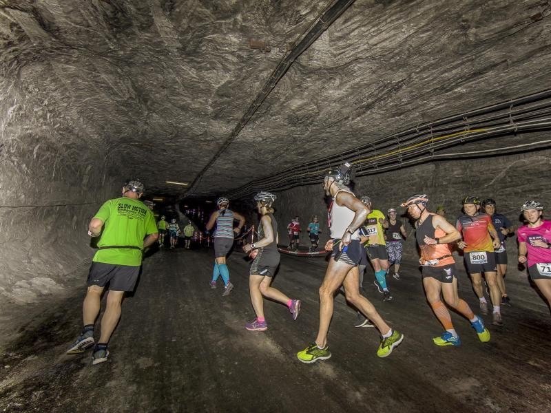 Erlebnisbergwerk Merkers in Thüringen: Wo einst Salz abgebaut wurde, wird heute unter Tage unter anderem Marathon gelaufen.