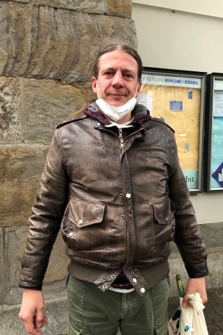 Stefan (44) aus Essen will sich vorerst nicht impfen lassen – obwohl er könnte.