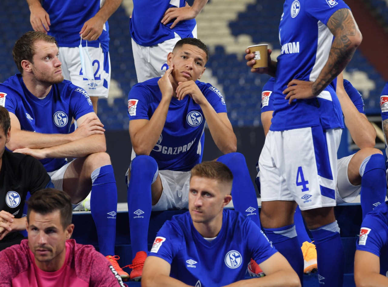 Die Heimstrikots des FC Schalke 04 sind schon draußen - aber was ist mit dem Auswärtstrikot?