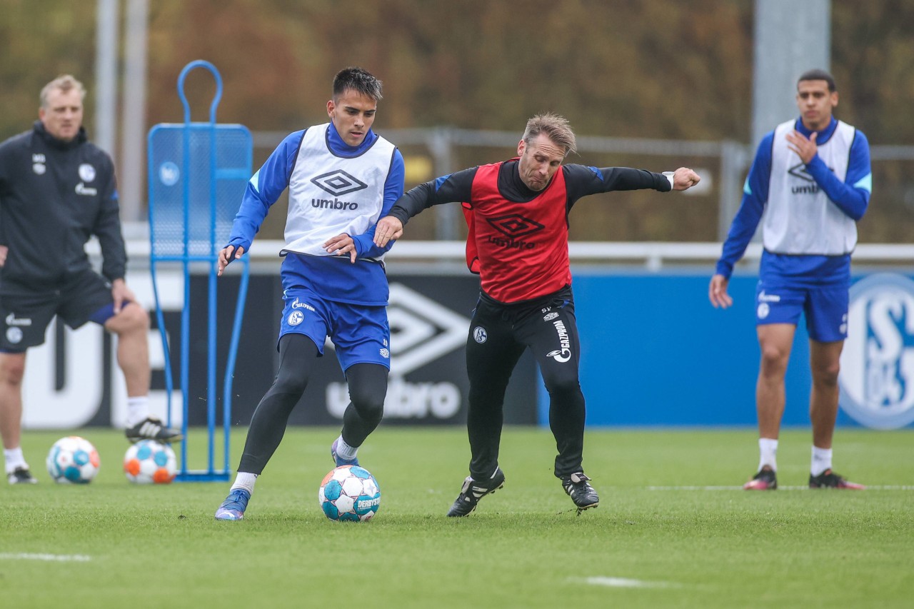 Der FC Schalke 04 bleibt nach dem Pokal-Spiel im Süden.