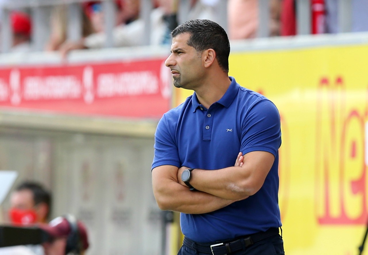 Mit einer Aussage auf der Pressekonferenz sorgte S04-Trainer Dimitrios Grammozis für verärgerte Fans.