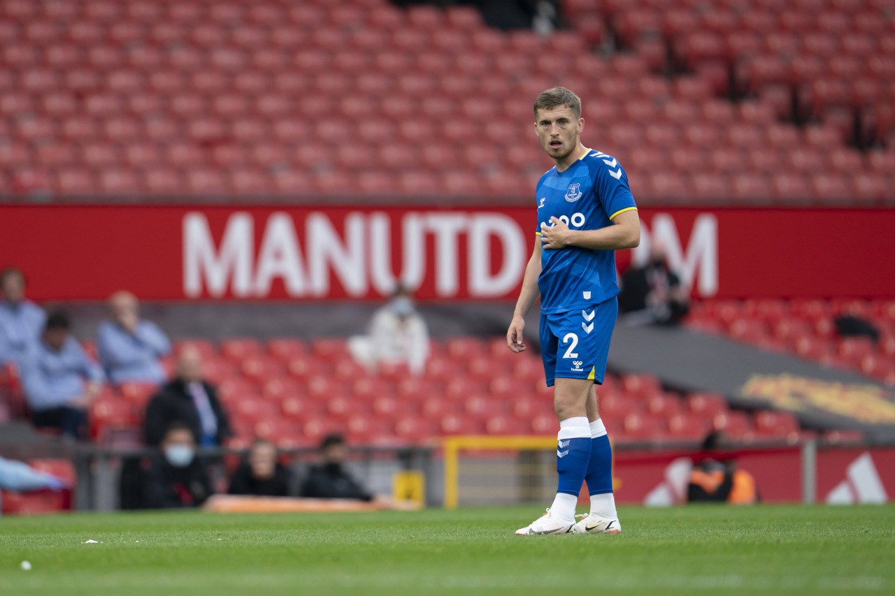 Ein seltenes Bild: Ex-Schalker Jonjoe Kenny auf dem Platz für Everton. Sonst sitzt der 24-Jährige 90 Minuten auf der Bank.