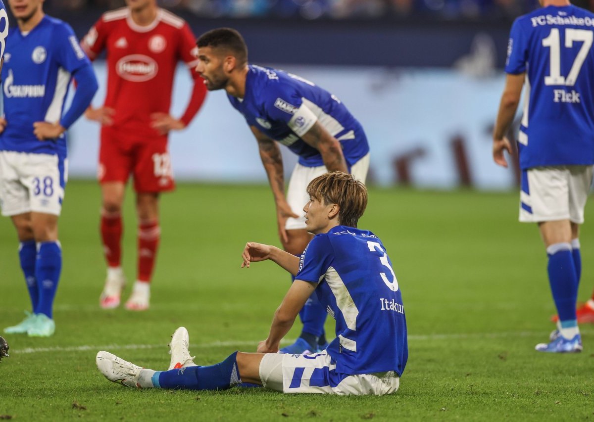 FC-Schalke-04-Ko-Itakura