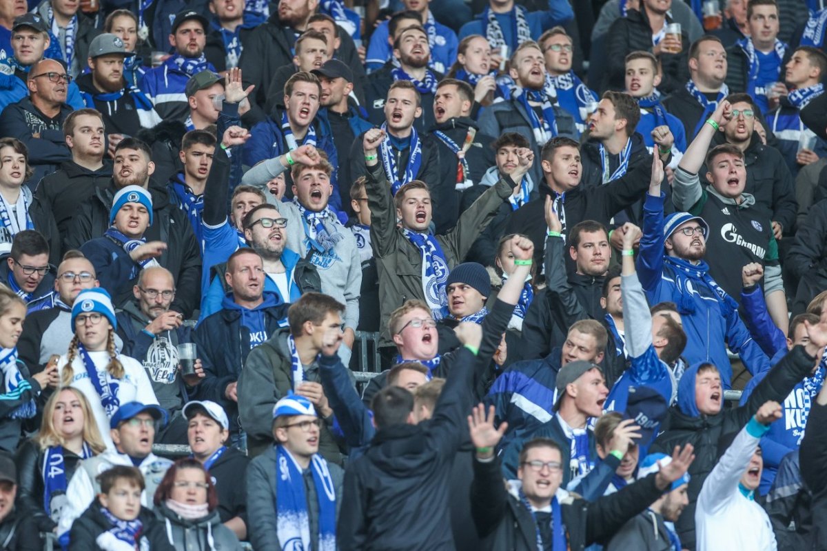 FC Schalke 04_fans.jpg