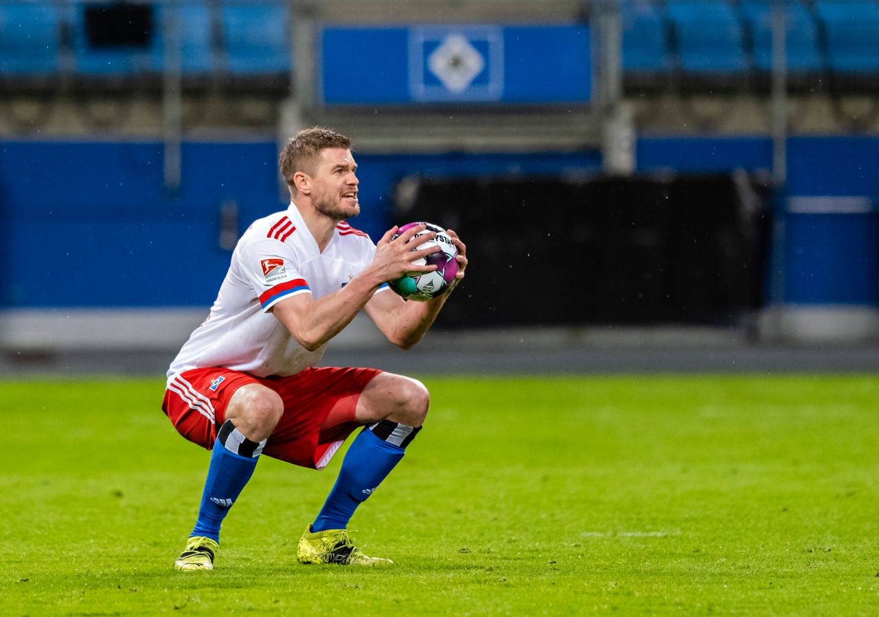 Dem HSV, um Toptorjäger Simon Terodde, droht das erneute Verpassen des Aufstiegs.