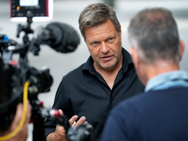 Habeck_TVKameras.jpg