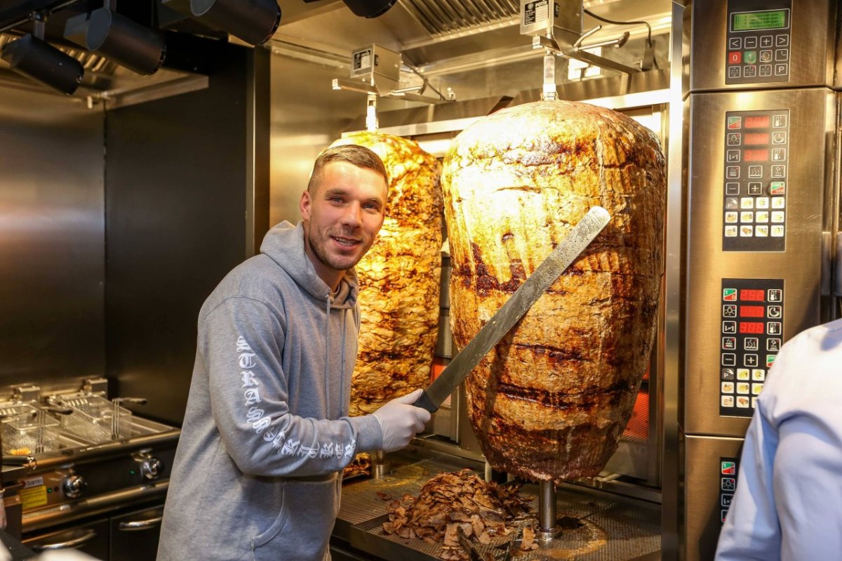 Lukas-Podolski-Doener.jpg