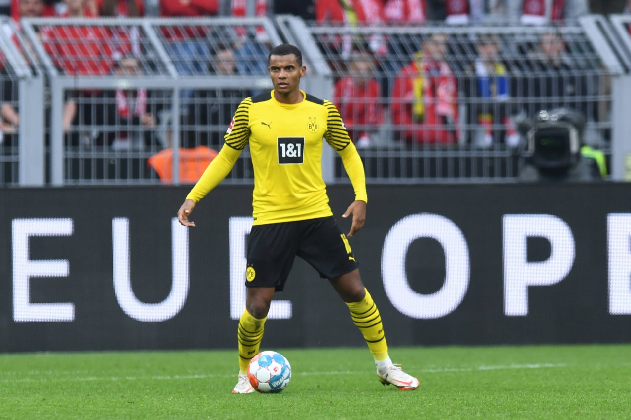 Dass mehr Fans ins Stadion dürfen, macht Manuel Akanji glücklich.