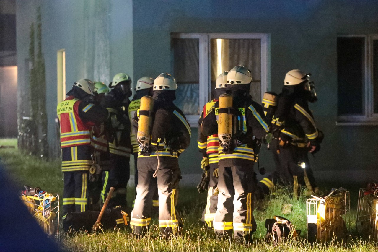 NRW: Nach dem Brand in Langenfeld ist eine Asylunterkunft nicht mehr bewohnbar.