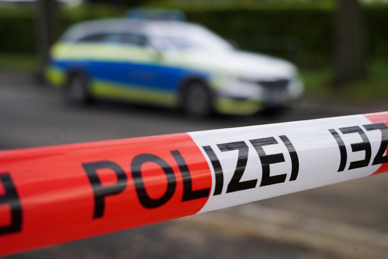 Nach den Schüssen auf einen Mann bei einem Polizei-Einsatz ermittelt jetzt eine Mordkommission. (Symbolbild)