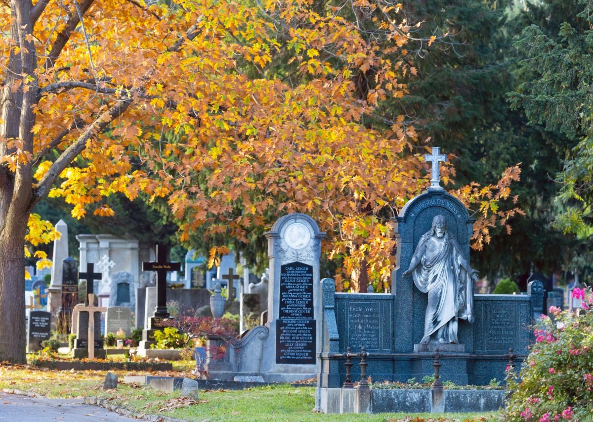 NRW Neuss Friedhof.jpg