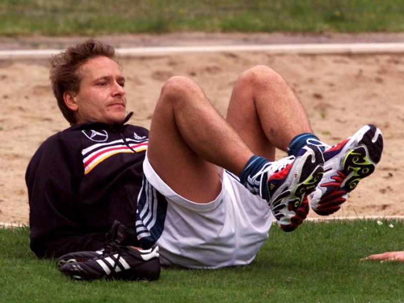 ...eine Nominierung für die Nationalmannschaft einbrachten. Und so spielte Heldt am 28. April 1999 mit 29 Jahren erstmals...