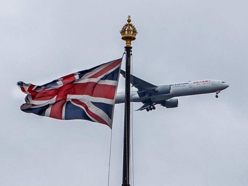 Reisende nach Großbritannien müssen einen negativen Corona-Test vorweisen, bevor sie ins Land kommen.