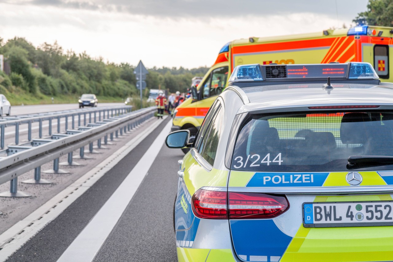 Ein tragischer Lkw-Unfall im Ruhrgebiet kostet einen Mann sein Leben. (Symbolbild)