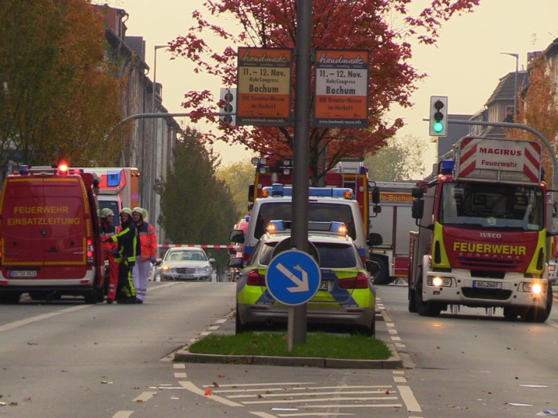 SEK-Einsatz wegen eines psychisch verwirrten Mannes in der Bochumer Innenstadt.

Foto: Justin Brosch