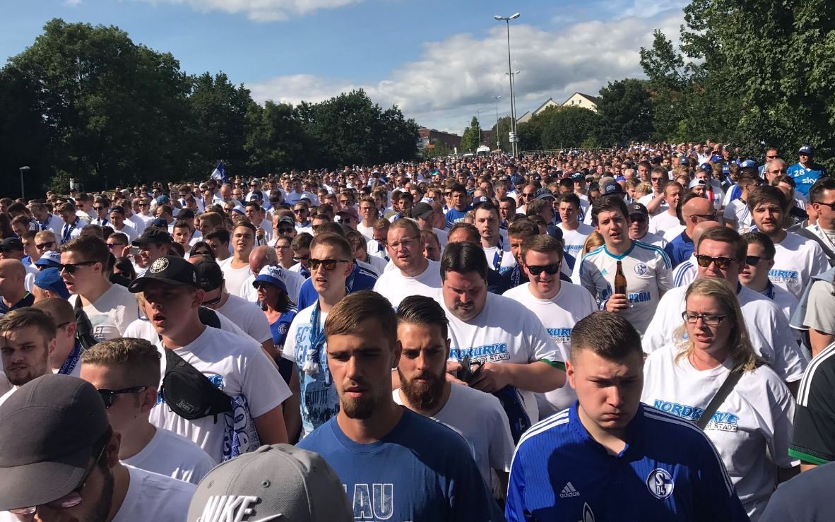 Schalke Fans S04.jpg