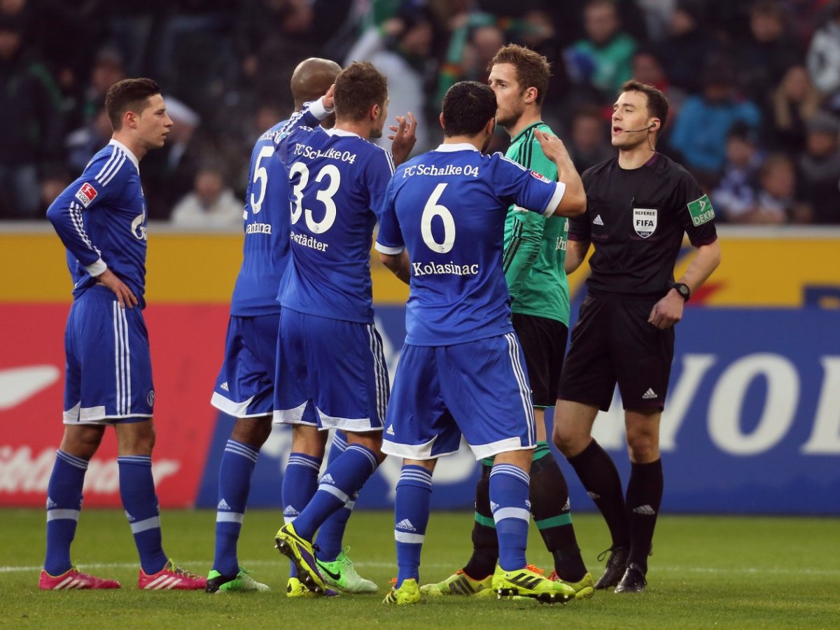 Schalke-Gladbach-Protest.jpg