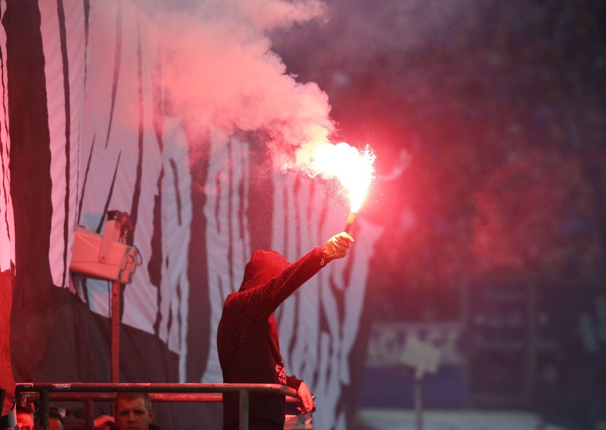 Schalke-Mainz-Pyrofackel.jpg