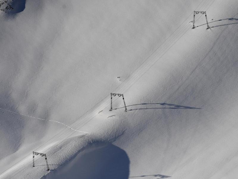 Skifahrer in Bayern brauchen nun keinen zusätzlichen Corona-Test. Sie müssen aber geimpft oder genesen sein.