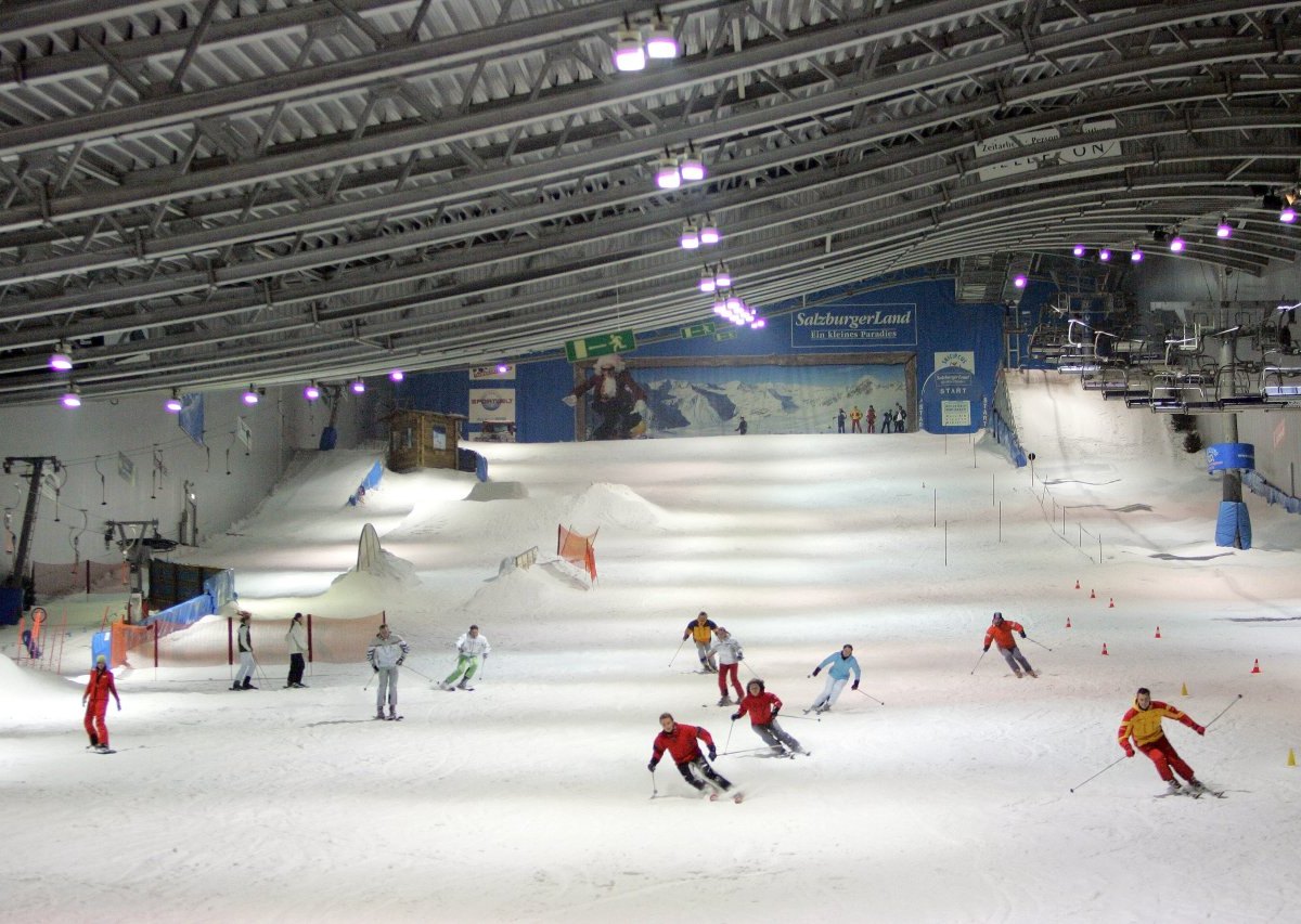 Skipiste der JEVER SKIHALLE Neuss.jpg