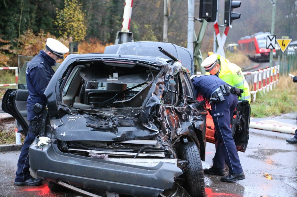 Unfall-Hagen-Zug-Bahnübergang.jpg