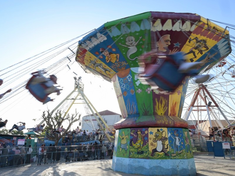 Urlaub in der Türkei: Gefährlicher Spaß! In einem Freizeitpark in Antalya ist ein Karussell auseinandergebrochen – während der Fahrt.