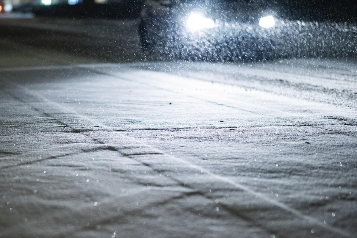 Auch für Donnerstag werden Glätte und Neuschnee für das Ruhrgebiet angekündigt.