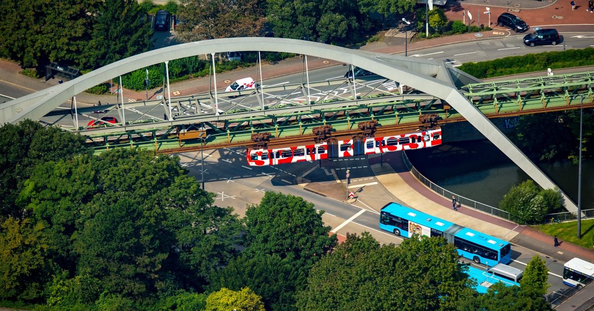 Wuppertal Schwebebahn.JPG