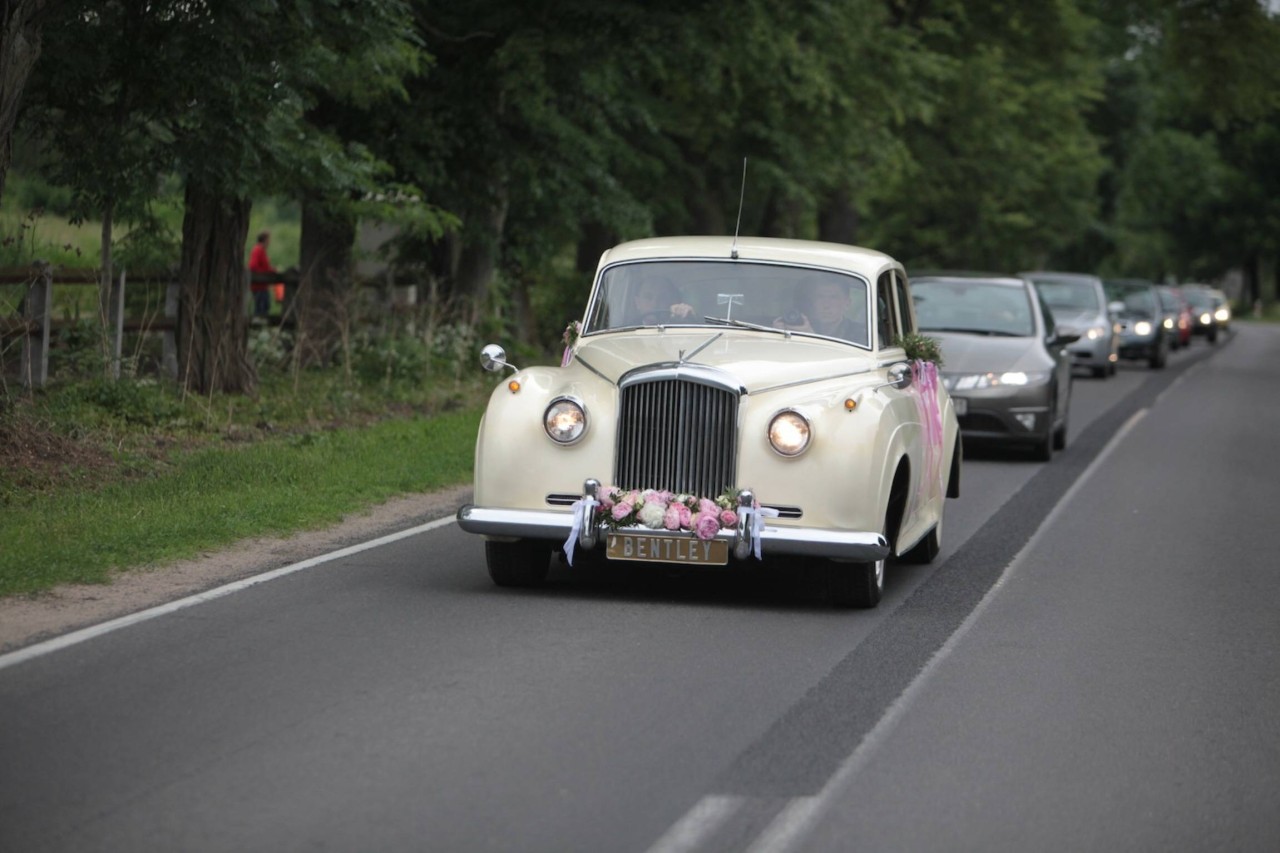 Hochzeit in NRW: Partygäste haben es zu weit getrieben. (Symbolbild) 