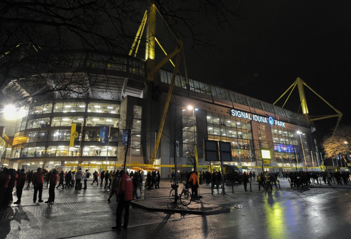 bvb-signal-iduna-park-westfalenstadion-nacht.jpg